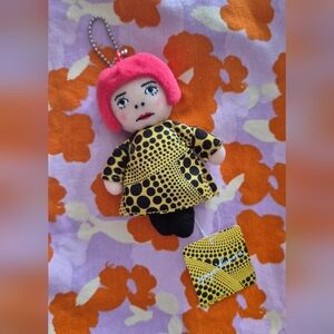 NWT, YAYOI KUSAMA keychain / japan